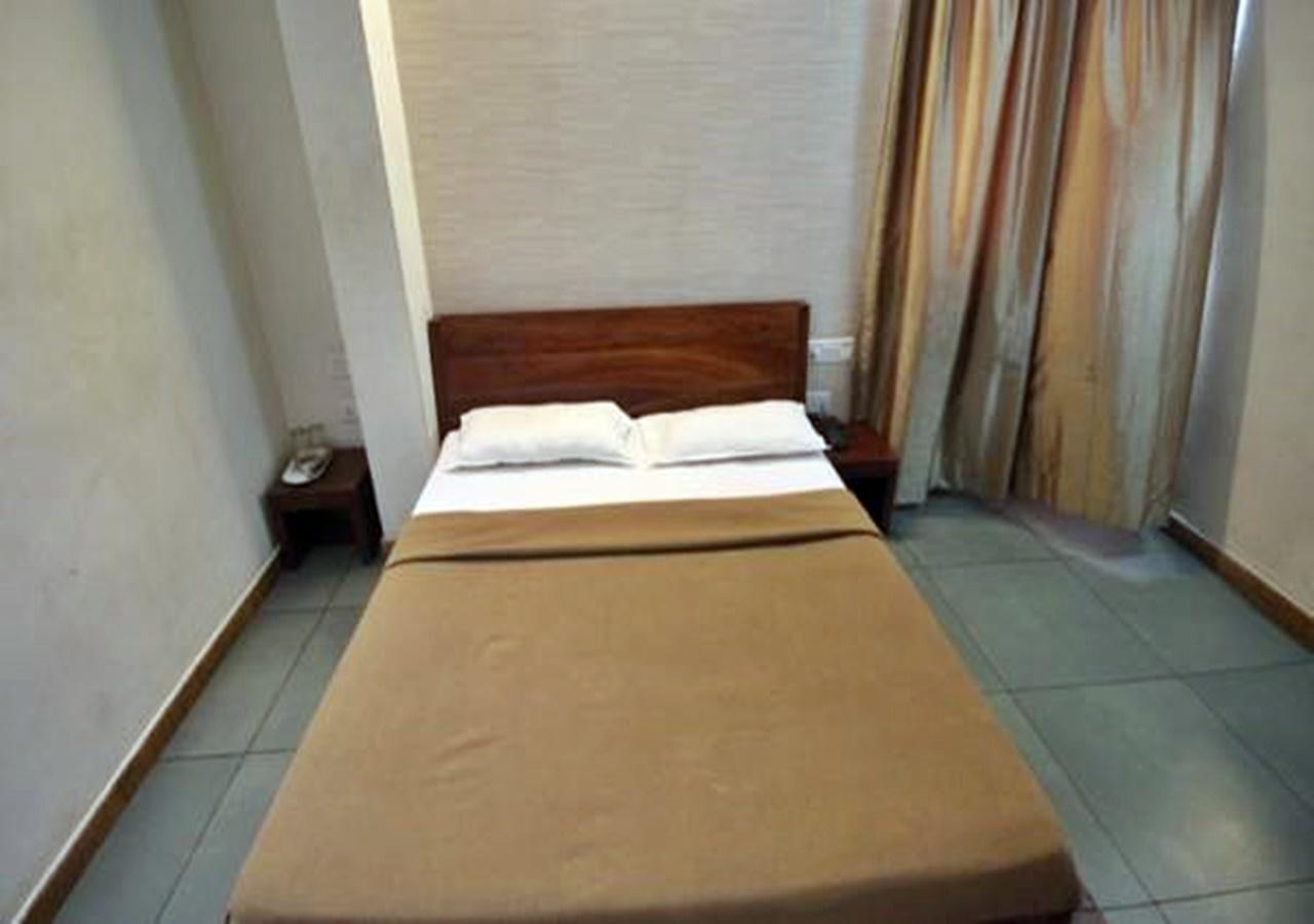 Hotel Holiday Home Bangalore Extérieur photo