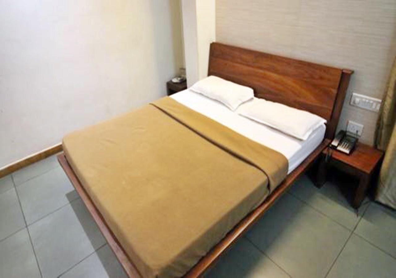 Hotel Holiday Home Bangalore Extérieur photo
