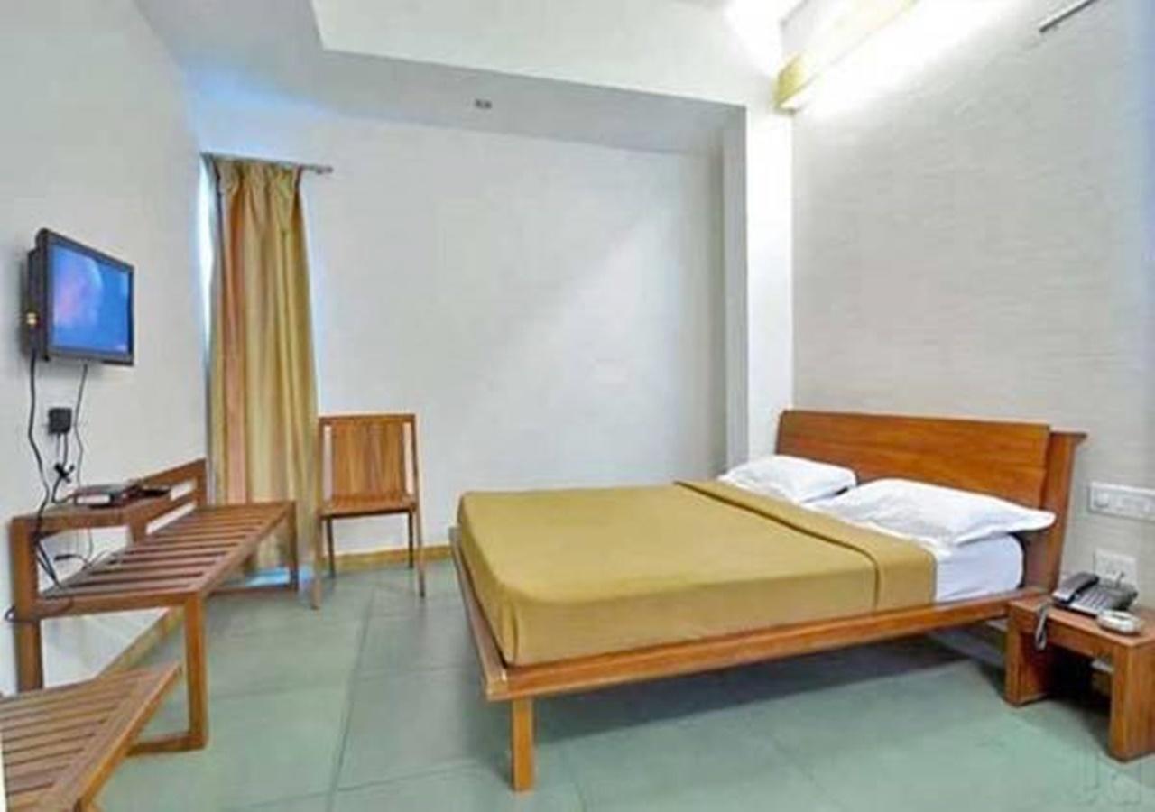 Hotel Holiday Home Bangalore Extérieur photo