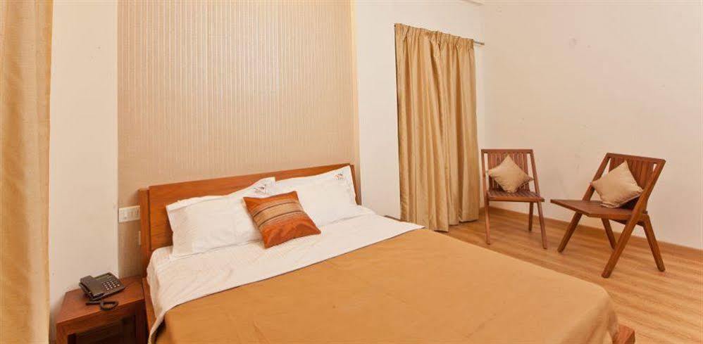 Hotel Holiday Home Bangalore Extérieur photo